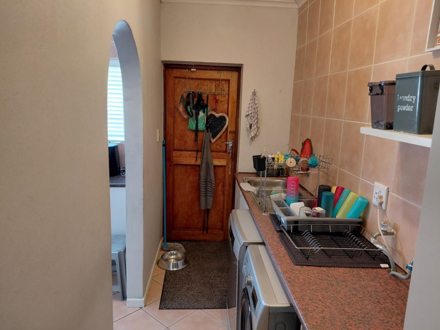 To Let 4 Bedroom Property for Rent in Durbanville Western Cape
